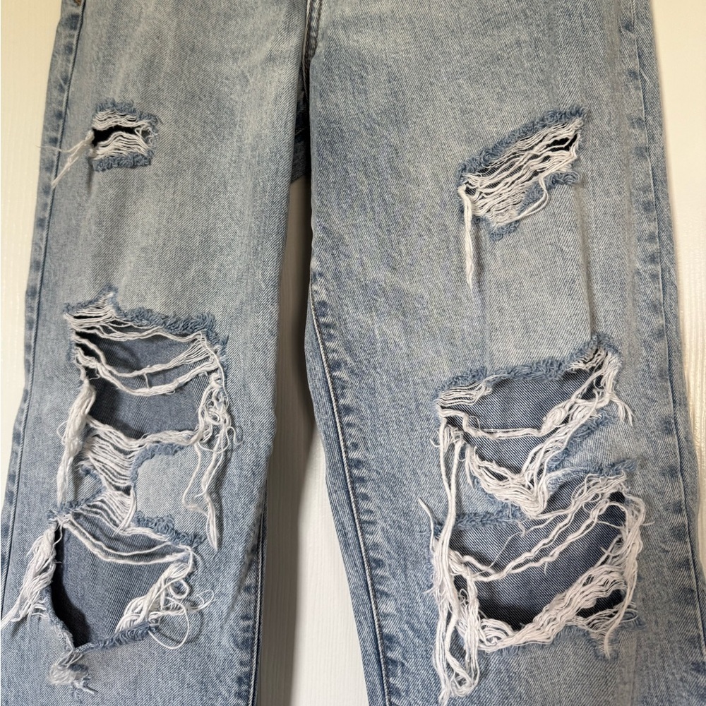 Daze Women’s Light Wash Distressed Jeans High Waisted size 26 - Picture 3 of 8